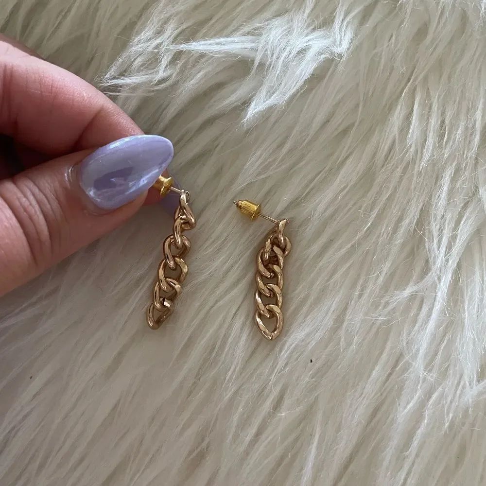 Chain earrings